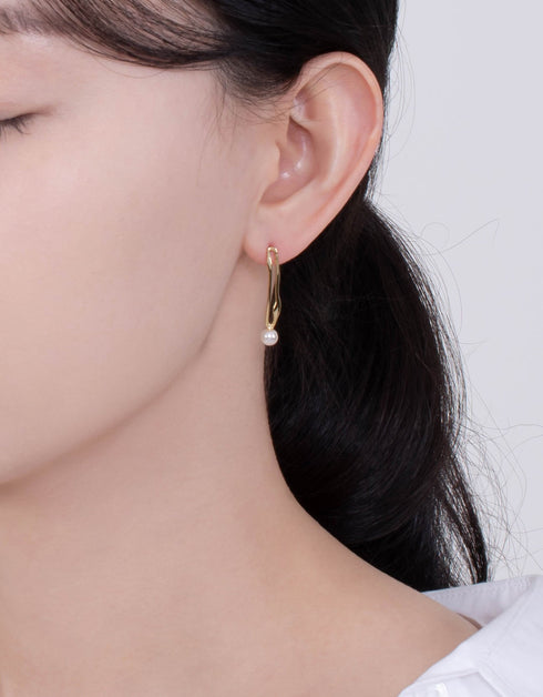 Elegant Sterling Silver & Pearl Studs for Career Woman